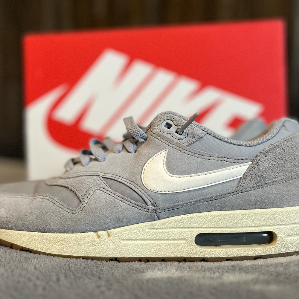 Nike Air Max 1 Essential Matte Silver Grey 537383 015 Size Men's 10 Rare